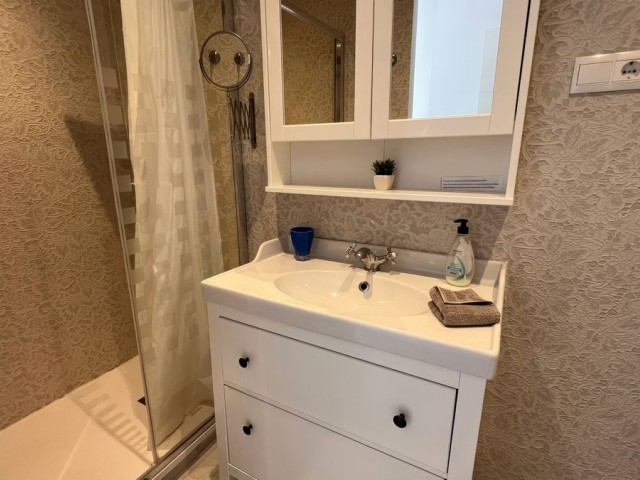 Maison mitoyenne avec 4 Chambres  à Alhaurín el Grande