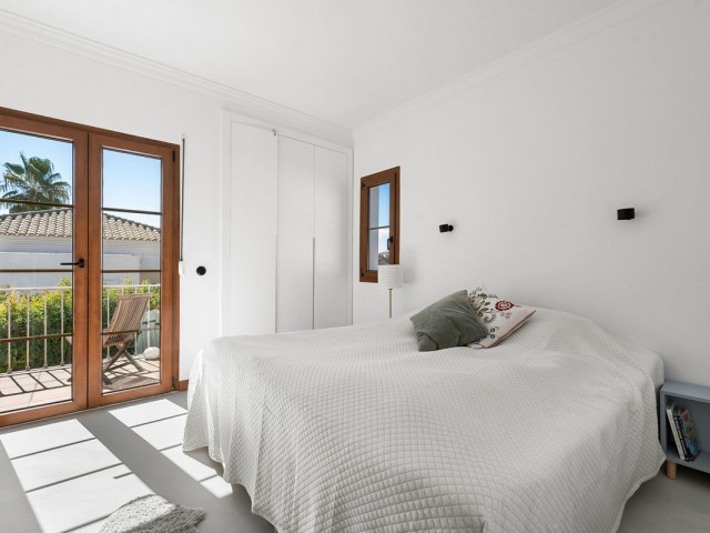 4 Soveroms Villa i Estepona