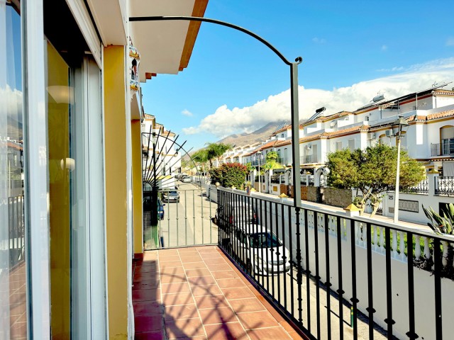 Maison mitoyenne avec 3 Chambres  à Estepona