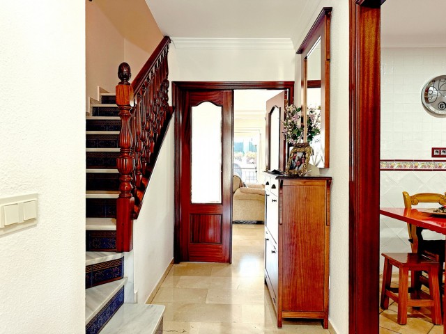 Maison mitoyenne avec 3 Chambres  à Estepona