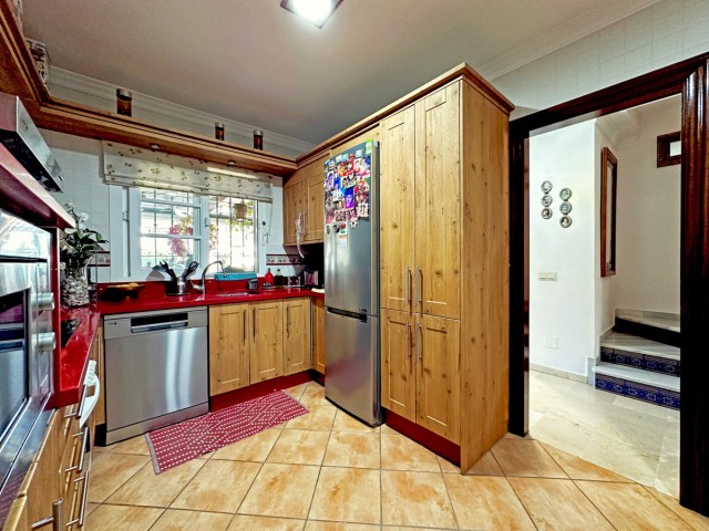 Maison mitoyenne avec 3 Chambres  à Estepona