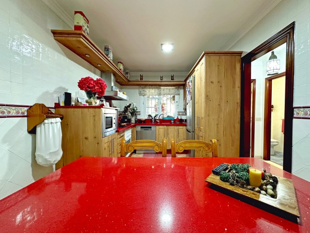 Maison mitoyenne avec 3 Chambres  à Estepona