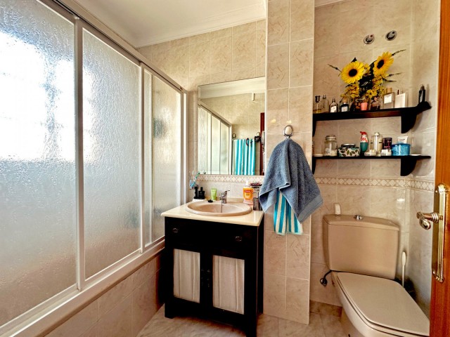 Maison mitoyenne avec 3 Chambres  à Estepona