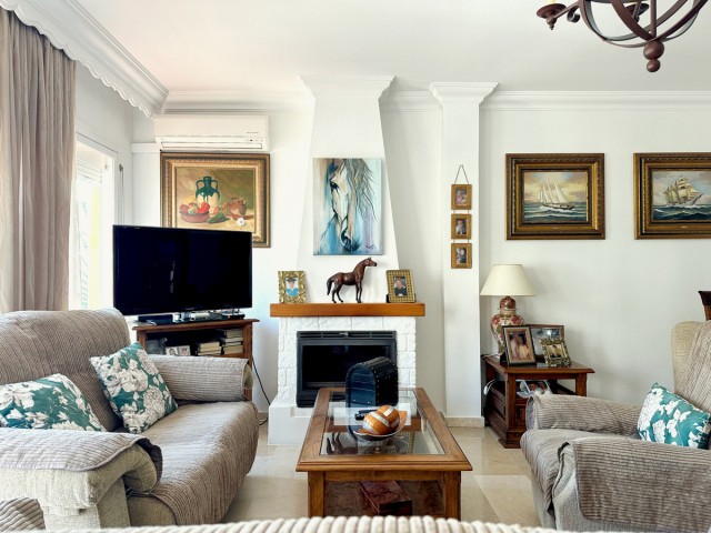 3 Bedrooms Townhouse in Estepona