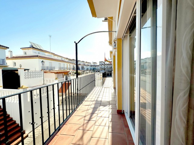 3 Bedrooms Townhouse in Estepona