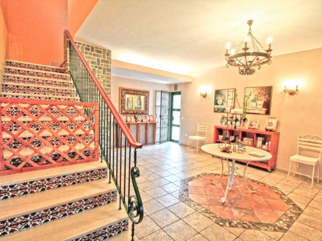 10 Soveroms Villa i Elviria