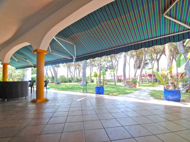 10 Soveroms Villa i Elviria