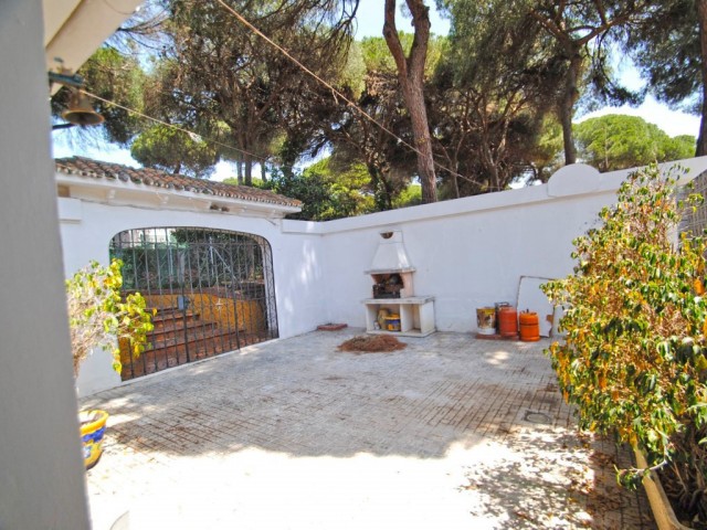 10 Makuuhuoneen Huvila Elviria