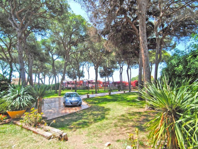 10 Makuuhuoneen Huvila Elviria