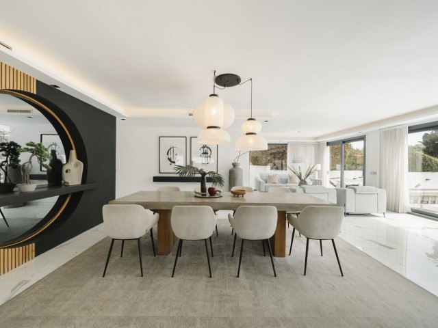 4 Bedrooms Villa in Nueva Andalucía