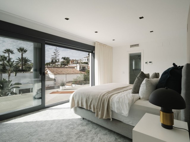 4 Bedrooms Villa in Nueva Andalucía