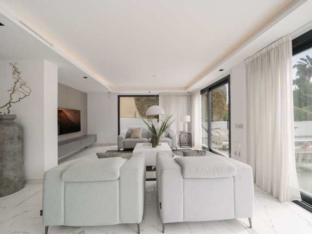 4 Bedrooms Villa in Puerto Banús