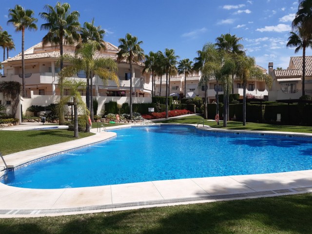 Rijtjeshuis, Las Chapas, R4134301