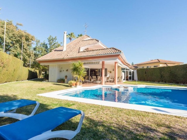 Villa con 4 Dormitorios  en Bel Air