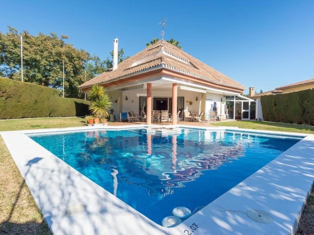 Villa con 4 Dormitorios  en Bel Air