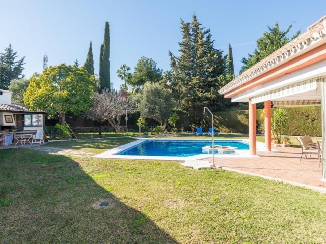 Villa con 4 Dormitorios  en Bel Air