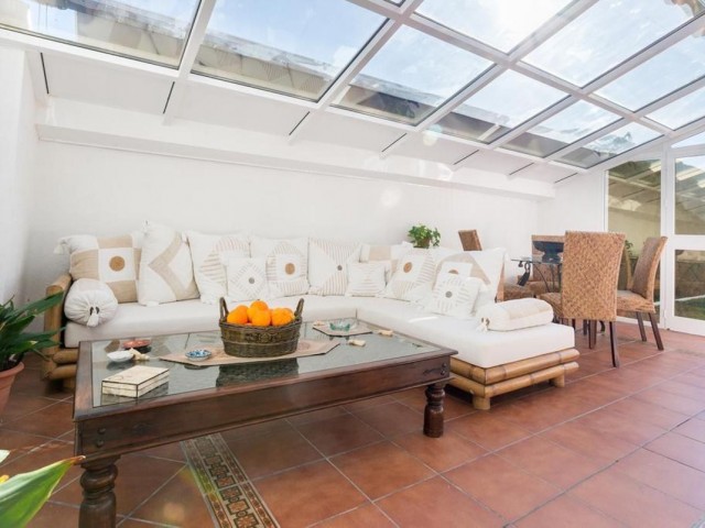 Villa con 4 Dormitorios  en Bel Air