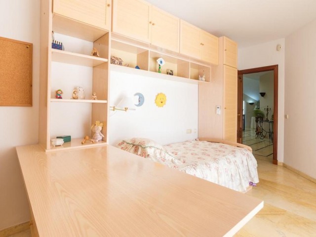 Villa con 4 Dormitorios  en Bel Air