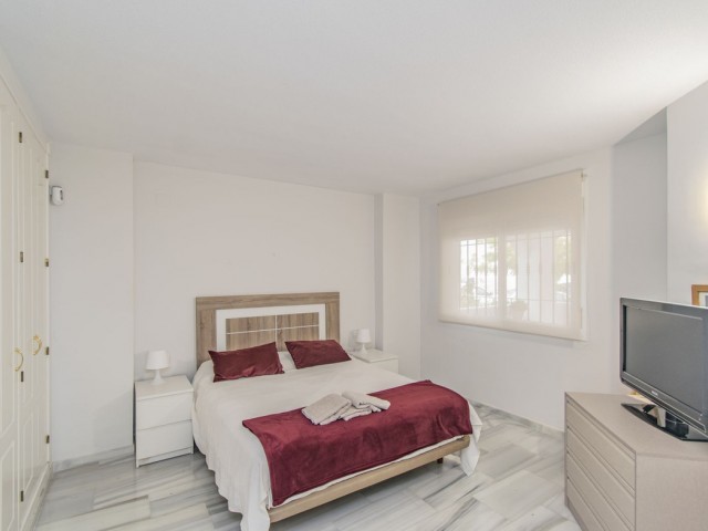 Apartment, Nueva Andalucia, R4964989