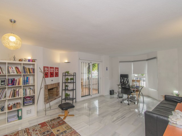 Apartment, Nueva Andalucia, R4964989