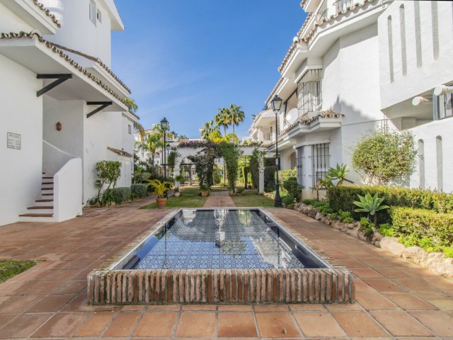 2 Bedrooms Apartment in Nueva Andalucía