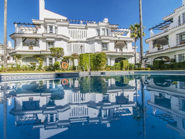 2 Bedrooms Apartment in Nueva Andalucía