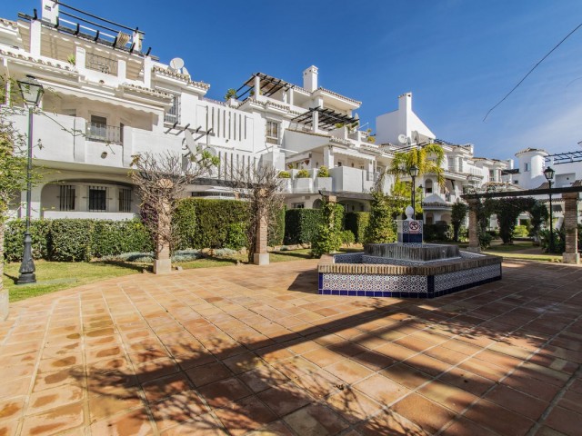 2 Bedrooms Apartment in Nueva Andalucía