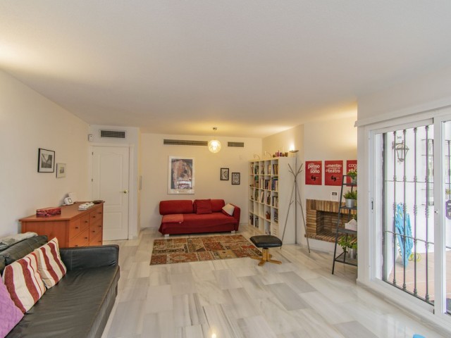 2 Bedrooms Apartment in Nueva Andalucía