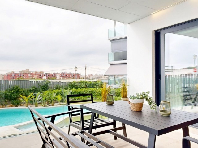 Apartamento con 3 Dormitorios  en Los Pacos