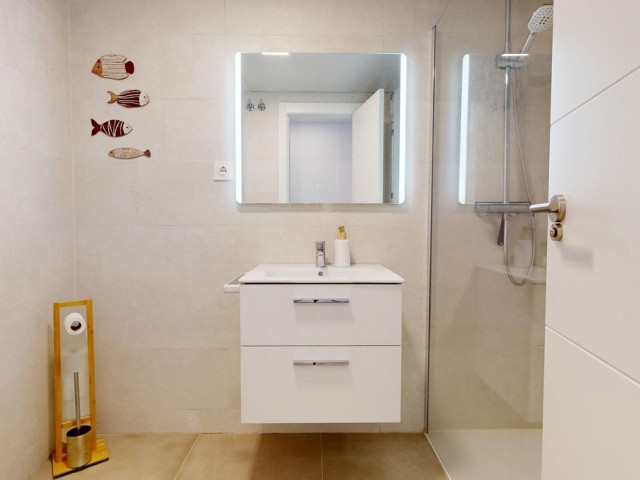 Apartamento con 3 Dormitorios  en Los Pacos