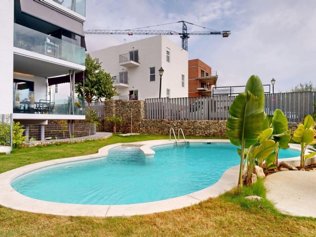 Apartamento con 3 Dormitorios  en Los Pacos