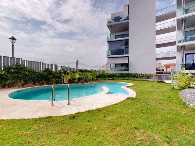 Apartamento con 3 Dormitorios  en Los Pacos