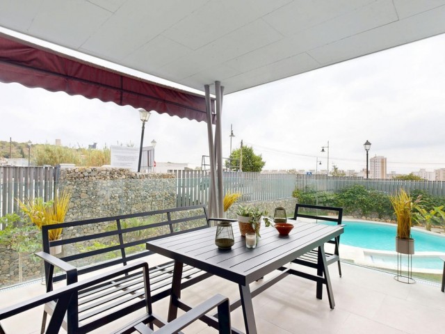 Apartamento con 3 Dormitorios  en Los Pacos