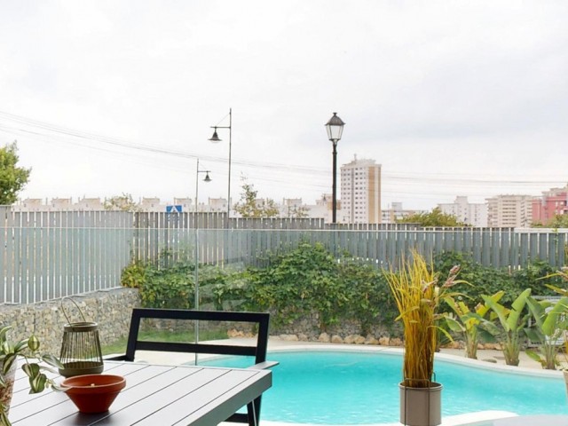 Apartamento con 3 Dormitorios  en Los Pacos