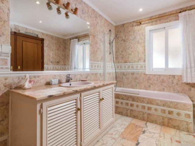 3 Bedrooms Villa in Guadalmina Alta