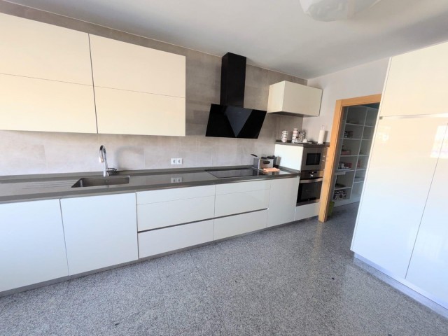 Villa con 5 Dormitorios  en Málaga