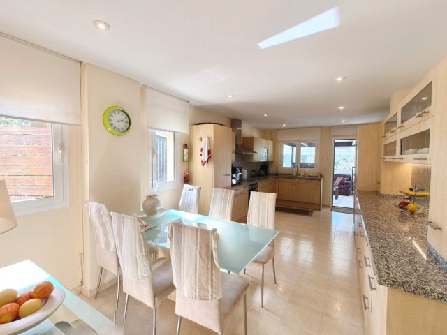 Appartement avec 3 Chambres  à San Roque Club