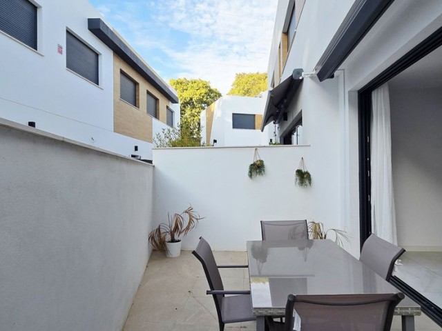 3 Bedrooms Townhouse in Nueva Andalucía