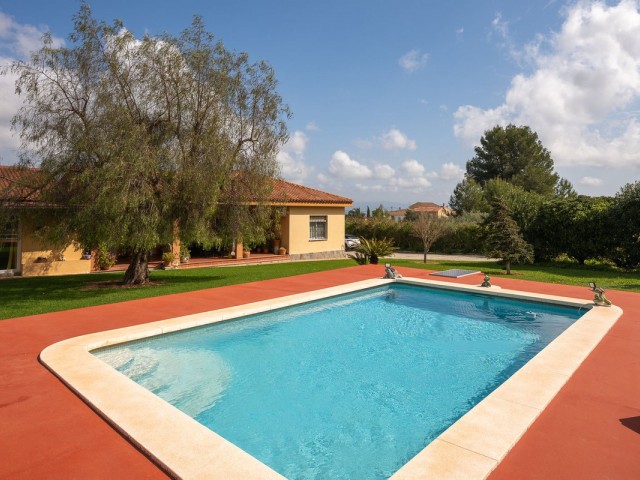 Villa avec 4 Chambres  à Alhaurín el Grande