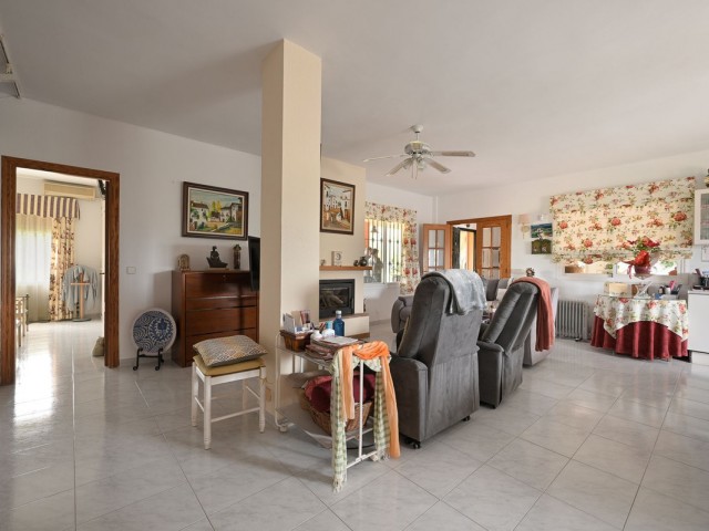 Villa avec 4 Chambres  à Alhaurín el Grande