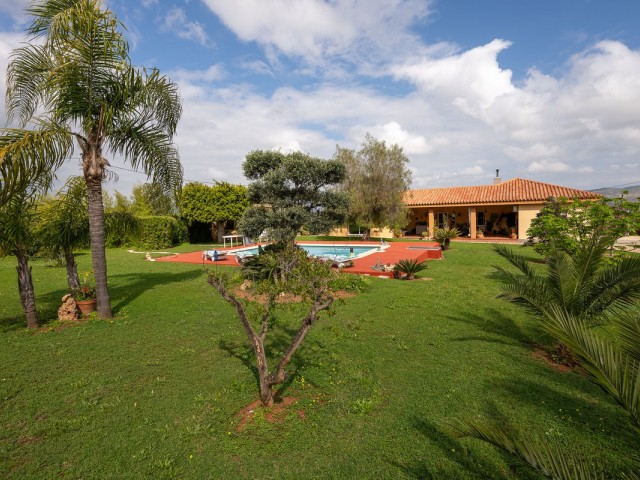 Villa avec 4 Chambres  à Alhaurín el Grande