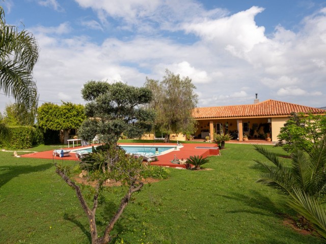 Villa avec 4 Chambres  à Alhaurín el Grande