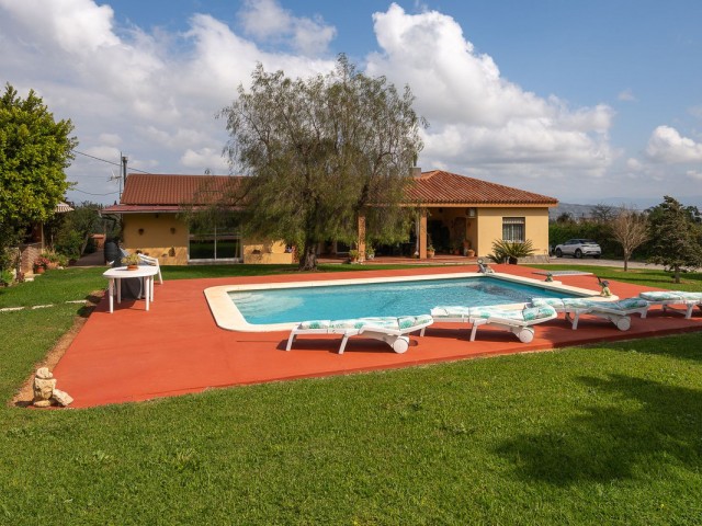 Villa avec 4 Chambres  à Alhaurín el Grande