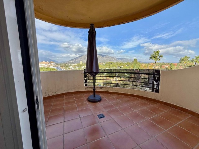 Apartment, Nueva Andalucia, R5194408