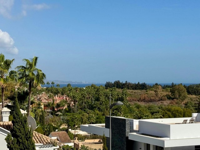 Apartment, Nueva Andalucia, R5194408