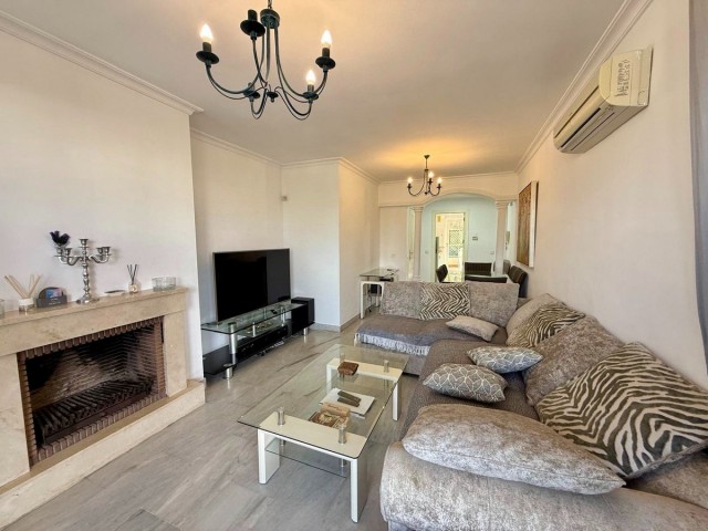 2 Bedrooms Apartment in Nueva Andalucía