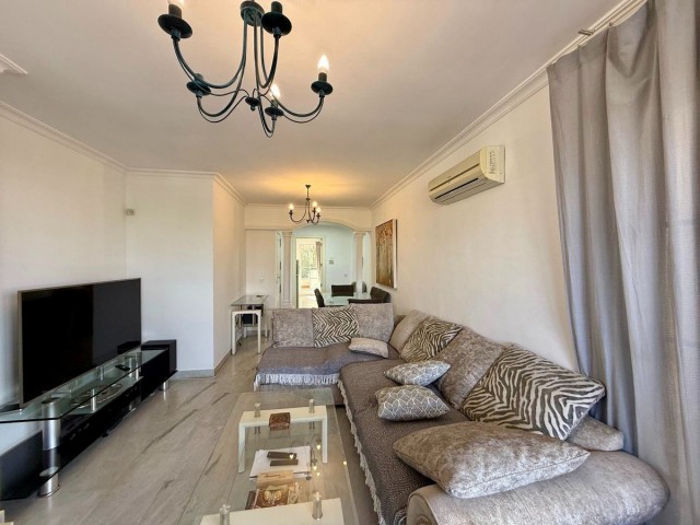 2 Bedrooms Apartment in Nueva Andalucía