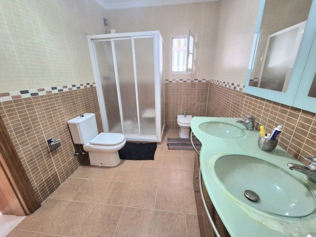 Villa avec 5 Chambres  à Alhaurín de la Torre