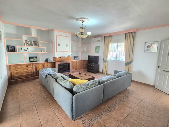 5 Slaapkamer Villa in Alhaurín de la Torre