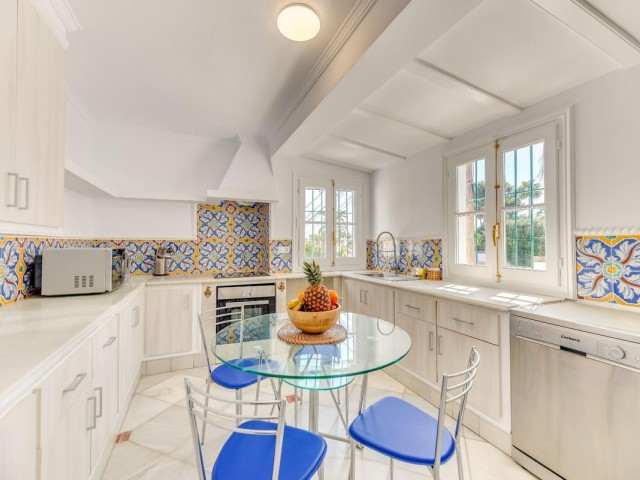 5 Soveroms Villa i Nueva Andalucía